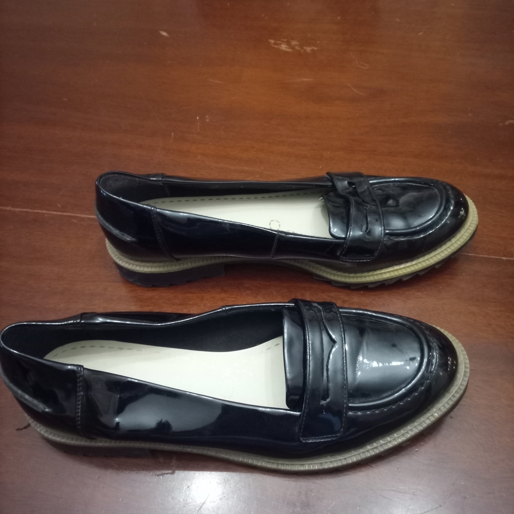 Clarks Women's Shiny Black Loafers - Picture 2 of 6